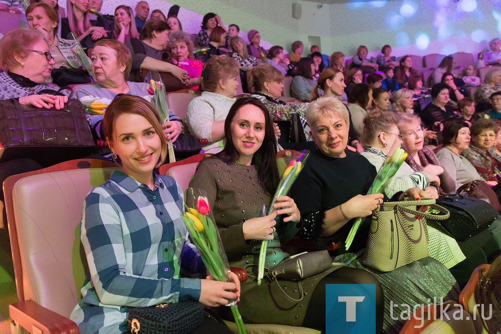 Торжественное собрание, посвященное 8 Марта