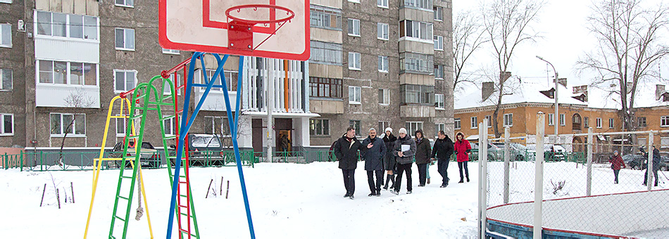 В Нижнем Тагиле депутаты проверили ледовые площадки