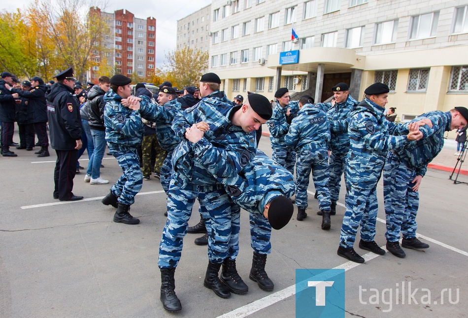 Полицейские Нижнего Тагила присоединились к всероссийской акции «Работайте, братья!»