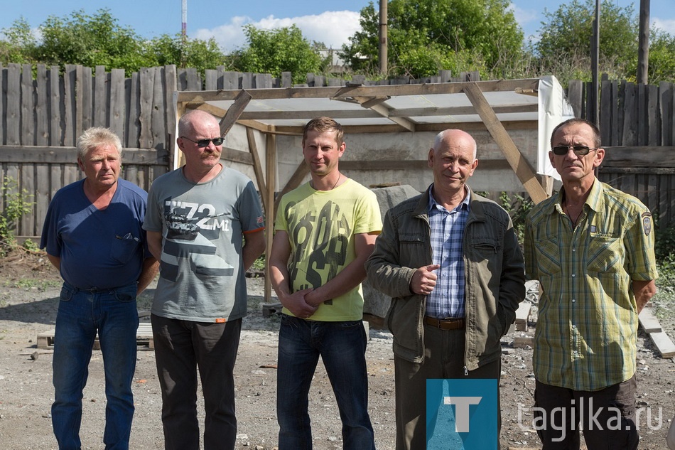 "Сезон искусств в Демидовском крае"

Победителями конкурса стали Айрат Маглиев из Уфы и тагильчане – Александр Брусницин и Андрей Мартынов. Именно их эскизы члены жюри оценили наиболее высоко.

Художники начали работу 15 июня (раньше объявленного срока).Планируется, что 14 августа – в День города – тагильчане смогут увидеть три победившие скульптуры, установленные рядом с обновленным зданием Нижнетагильского цирка.

Пресс-служба Администрации города
Фото Сергея Казанцева