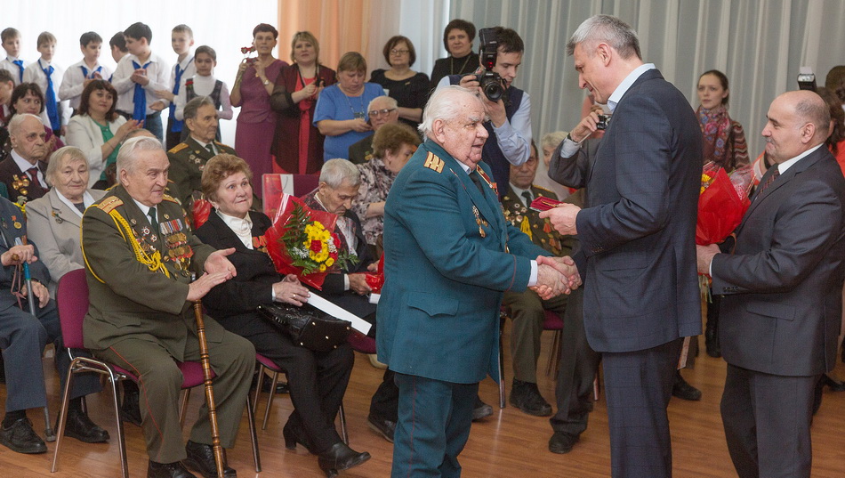 Вручение юбилейных медалей "70 лет Победы в Великой Отечественной войне 1941-1945 г.г." ветеранам г. Н-Тагила.
