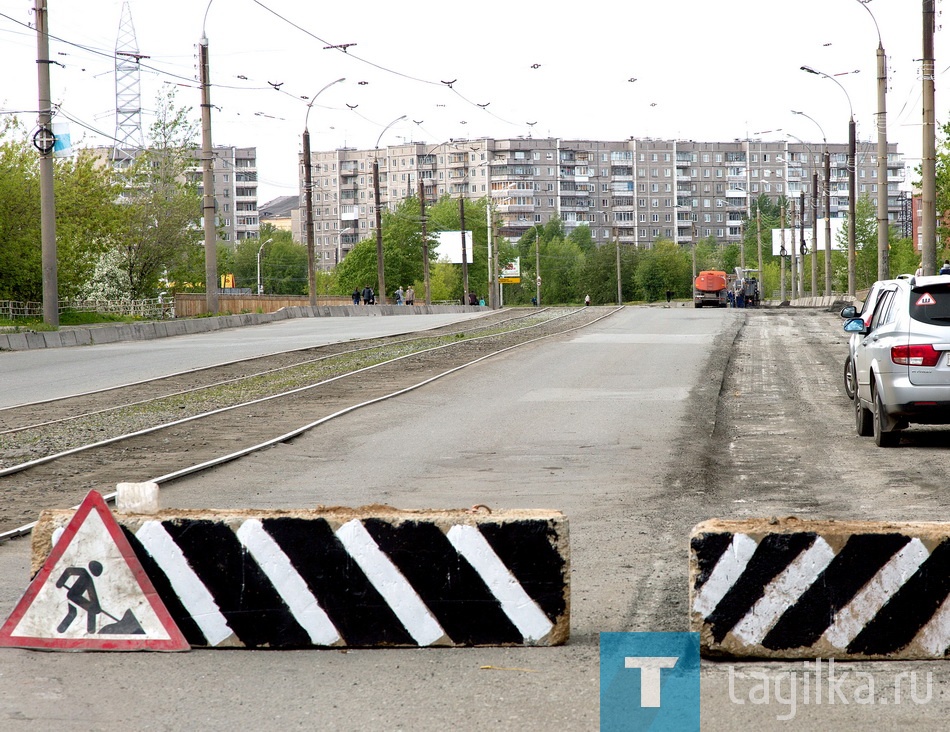 Движение через мост Выя-Красный камень перекрыто.