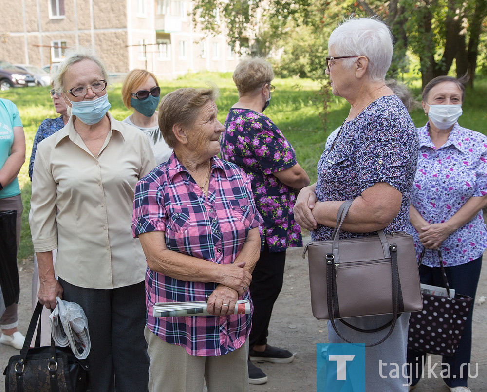 В Нижнем Тагиле по просьбам жителей отремонтировали несколько тротуаров