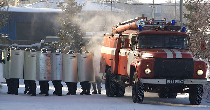 Женский спецназ в ИК-6 Нижнего Тагила. Архив