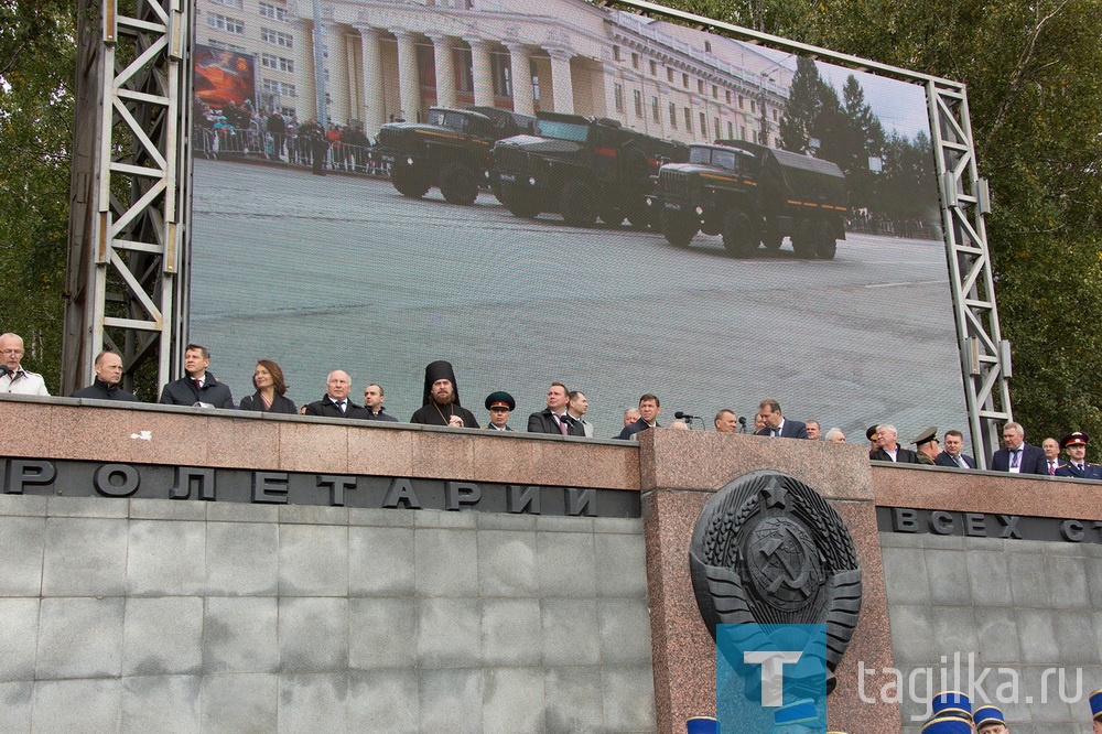 Шествием военной техники отметили тагильчане 100-летие отечественного танкпрома и 75-годовщину Победы в Великой Отечественной войне