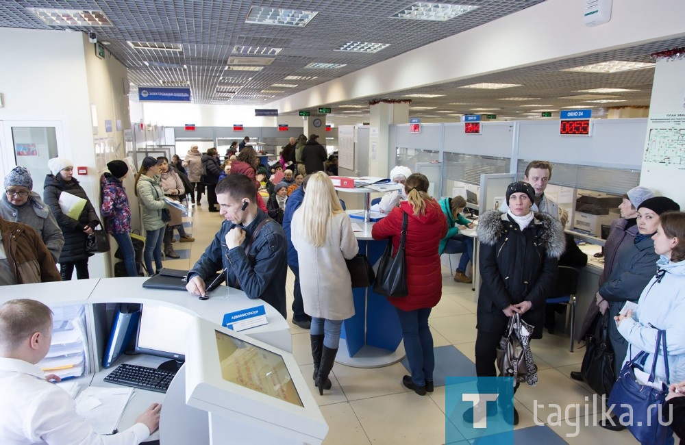 Сегодня, в 8.00, началась регистрация заявлений в загородные оздоровительные лагеря на все смены лета. Родители юных тагильчан могут сделать это в электронном виде или обратиться в один из трех Многофункциональных центров предоставления государственных и муниципальных услуг.
