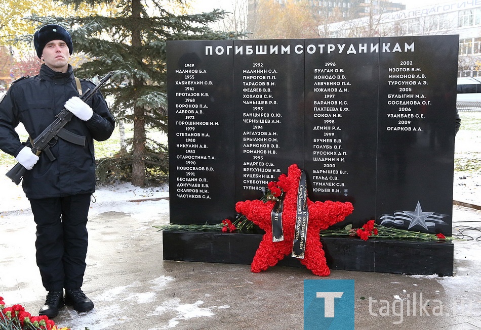 Открытие обелиска "Солдатам правопорядка".