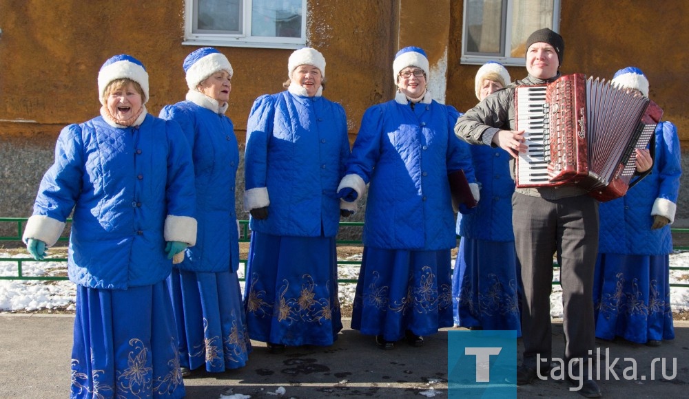 Сегодня торжественно открылся обновленный двор домов на улице Нижней Черепанова №13, 15, 9,11,17,19, 21