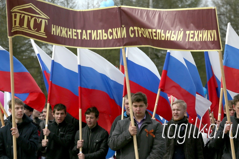Великой Победе-70 лет. Военный  парад и демонстрация. Н-Тагил.