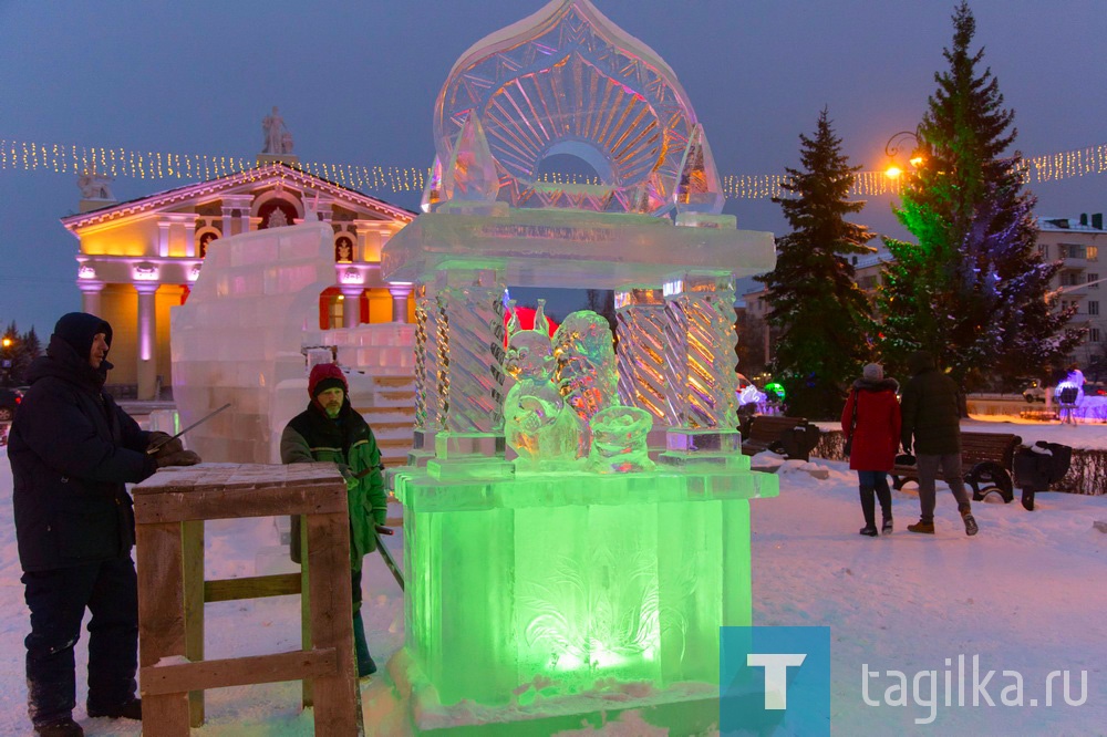 Строительство ледового городка. 22.12.2020