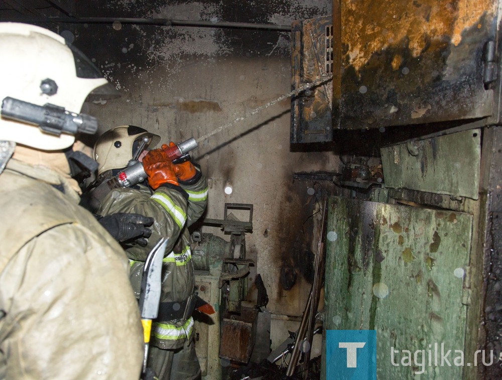 В подвале тагильского вуза произошел пожар