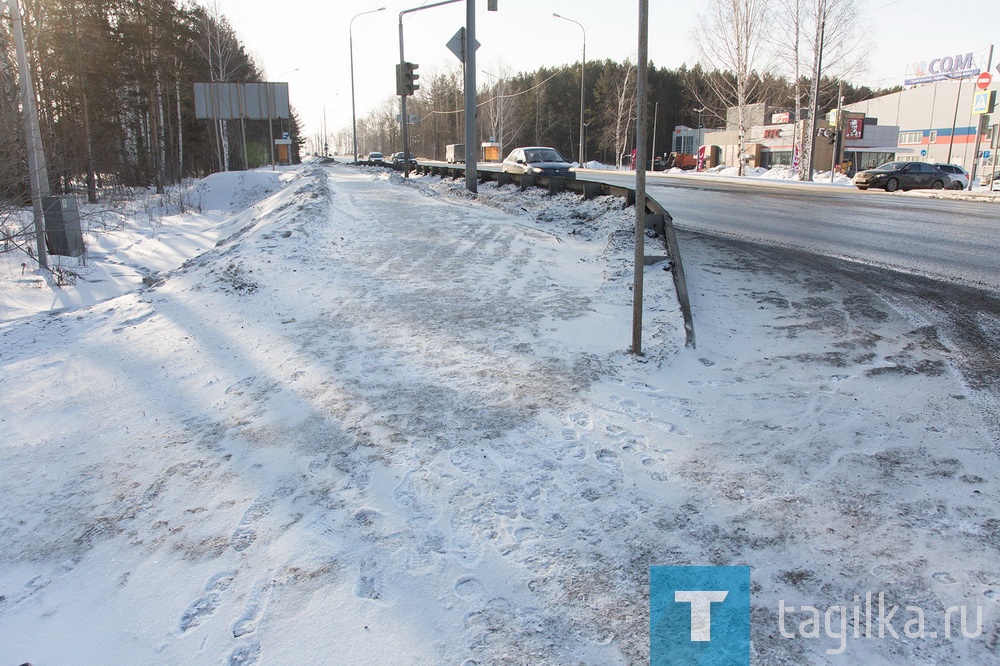 Уборка снега продолжается