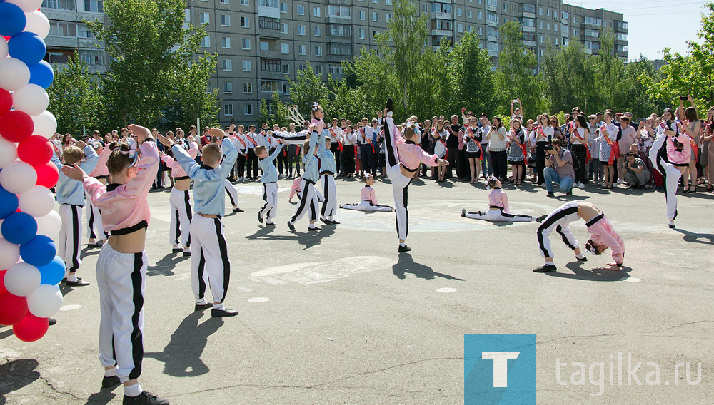 В школах Нижнего Тагила прозвенели последние звонки