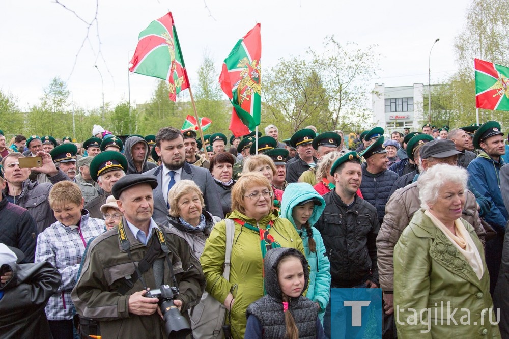 В парке Победы открыли монумент пограничникам