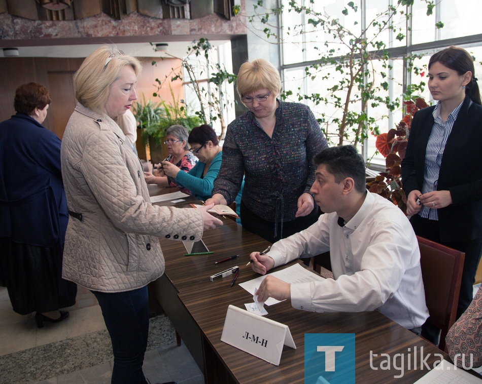 Сегодняшнее предварительное партийное голосование «Единой России» собрало представителей различных возрастов, профессий и сфер деятельности