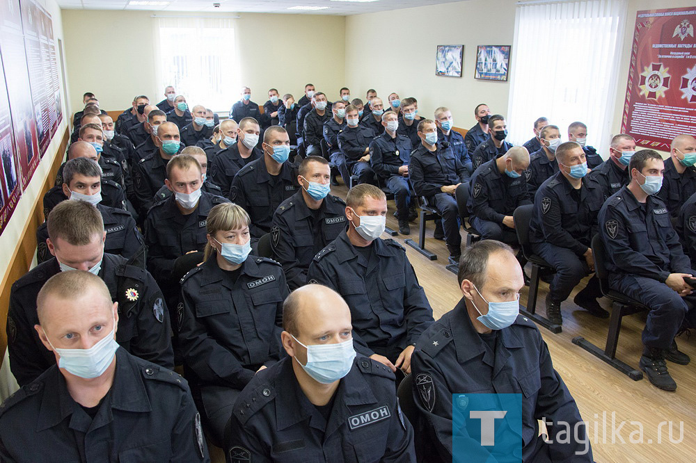 В Нижнетагильском ОМОНе состоялась встреча главы города Владислава Пинаева с личным составом