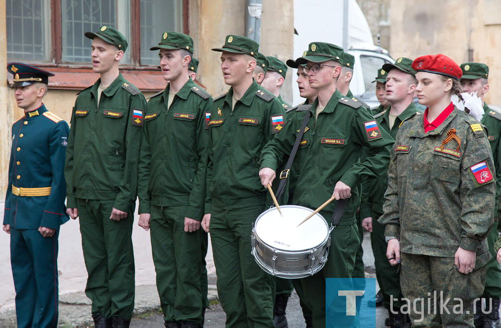 Десант военных из Свободного приехал поздравить фронтовиков-тагильчан