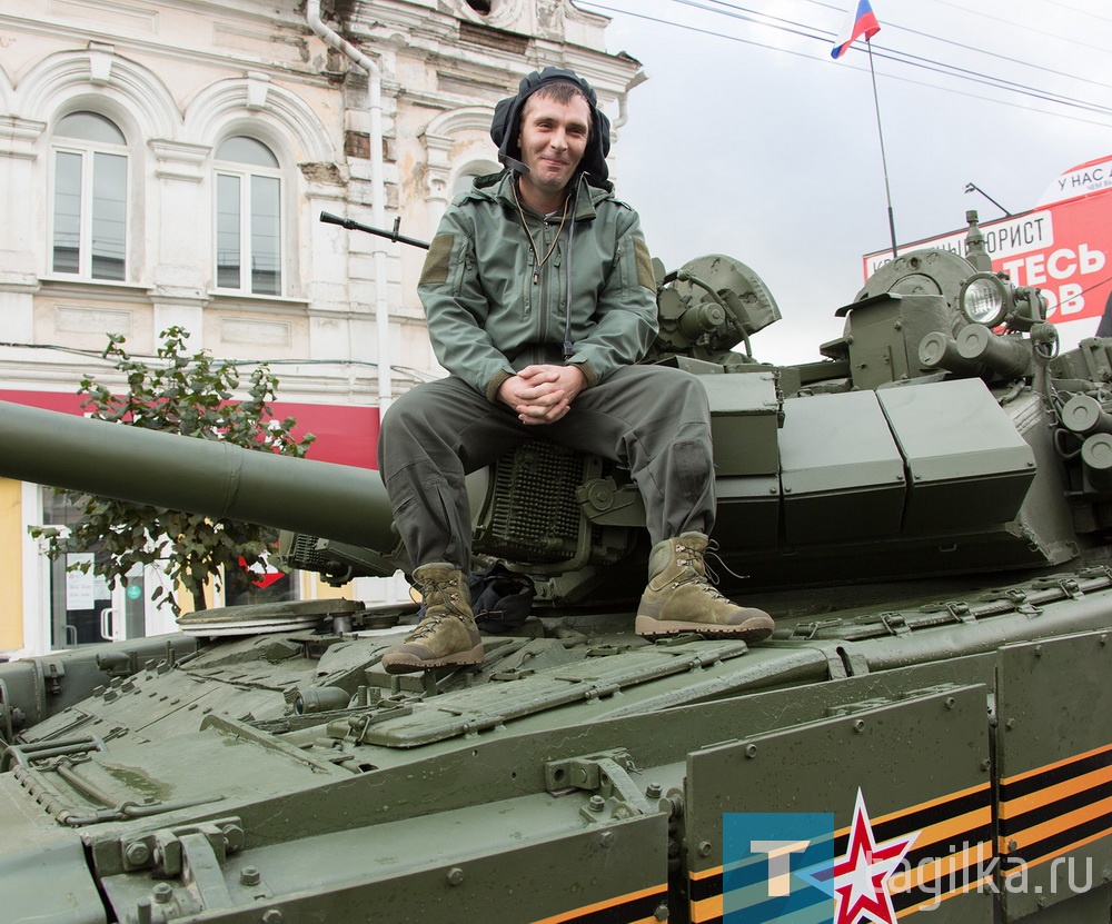 Все готово к началу прохождения военной техники по главной улице города
