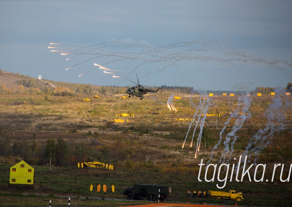 RUSSIA ARMS V NEBE...