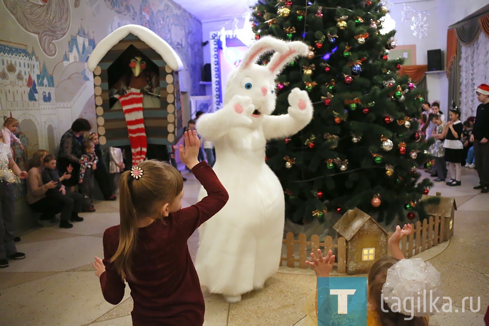 Новогодний праздник в Театре кукол