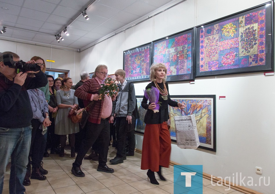"Путешествие в сад."  Выставка Елены Чебаковой.