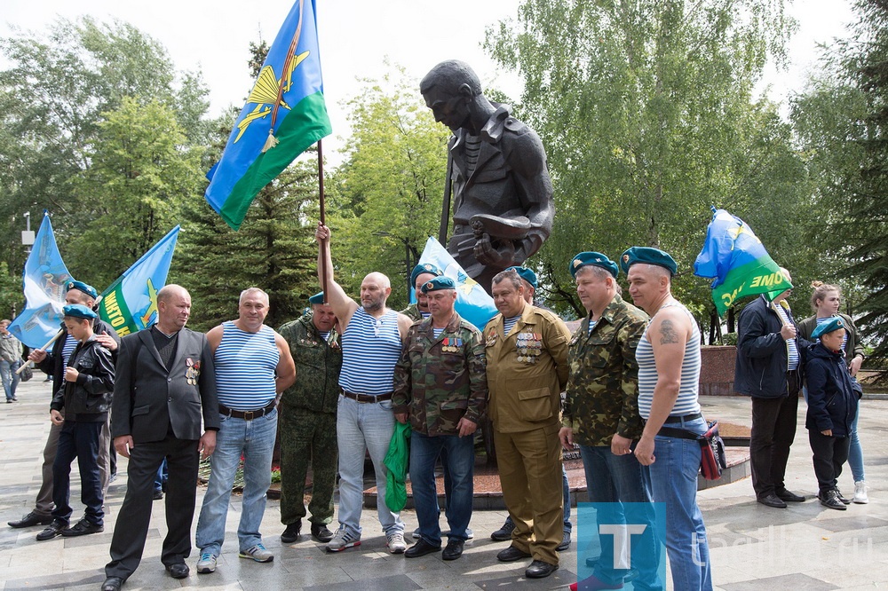 В Тагиле отмечают День ВДВ