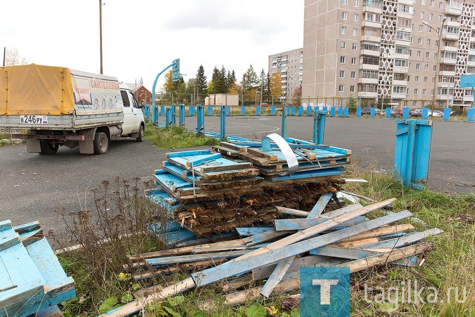Корт на Володарского. Реконструкция.