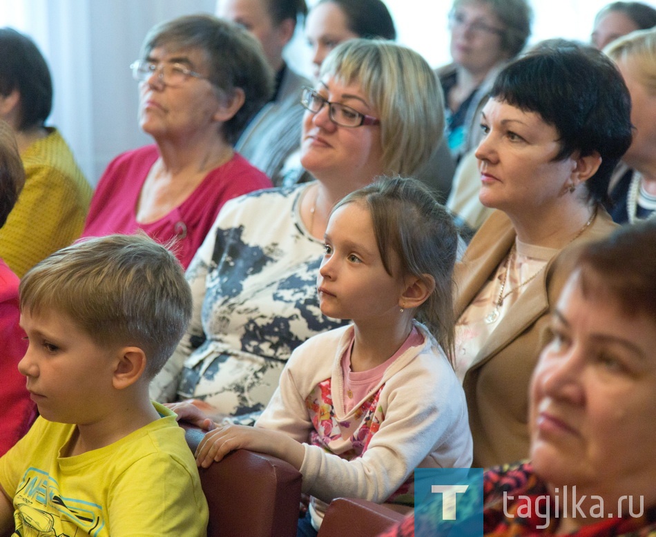 Дому культуры поселка Верхняя Черемшанка - 80 лет