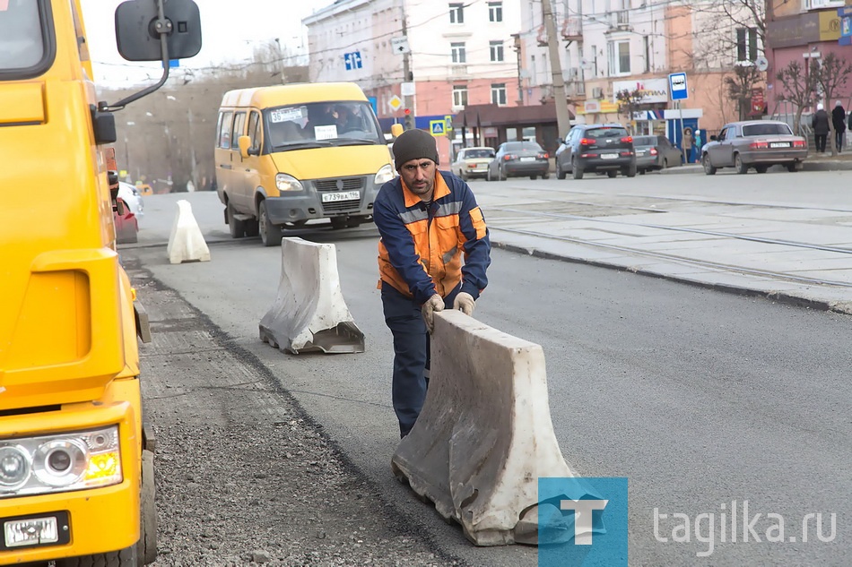 Приступили к ремонту дорог. 11.04.2017.