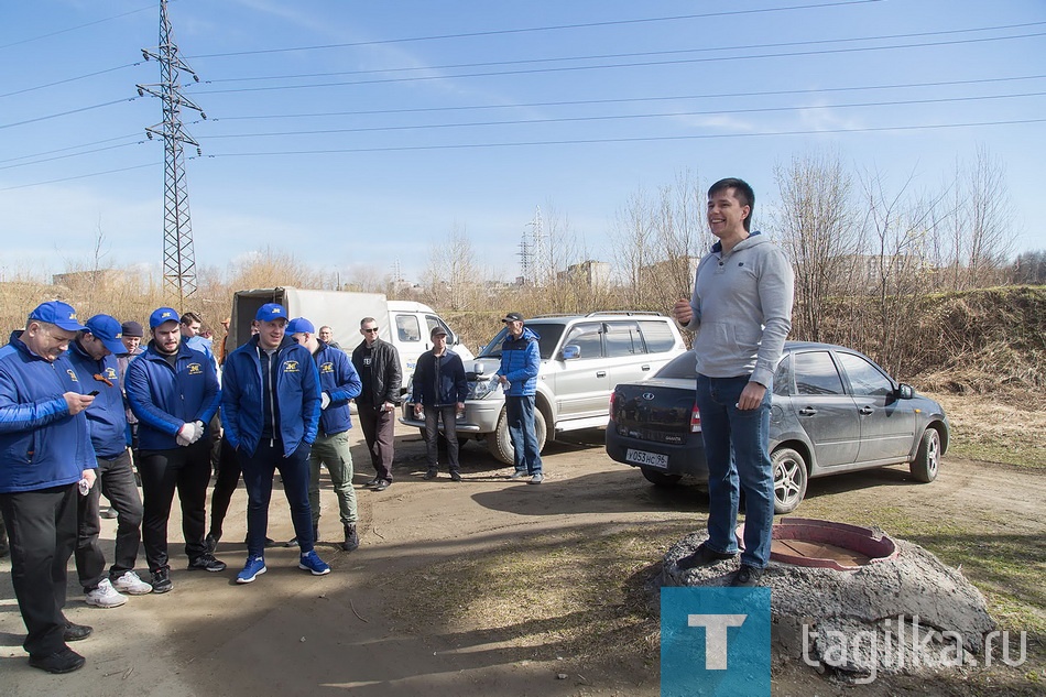 - В планах города в пойме реки Тагил между мостом на Фрунзе и улицей Космонавтов разбить большую парковую зону. Благоустройство будет проходить поэтапно. В этом году парк появится на между мостами на Фрунзе и Красноармейской, - сообщил Андрей Ленда.
