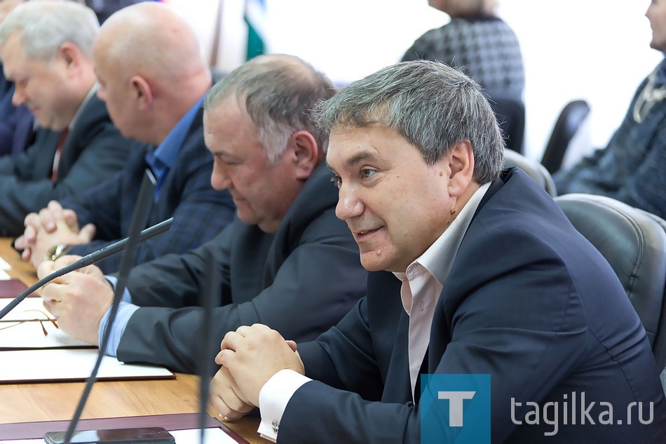 Депутаты не хотели, чтобы Владимир Радаев ушел из гордумы.