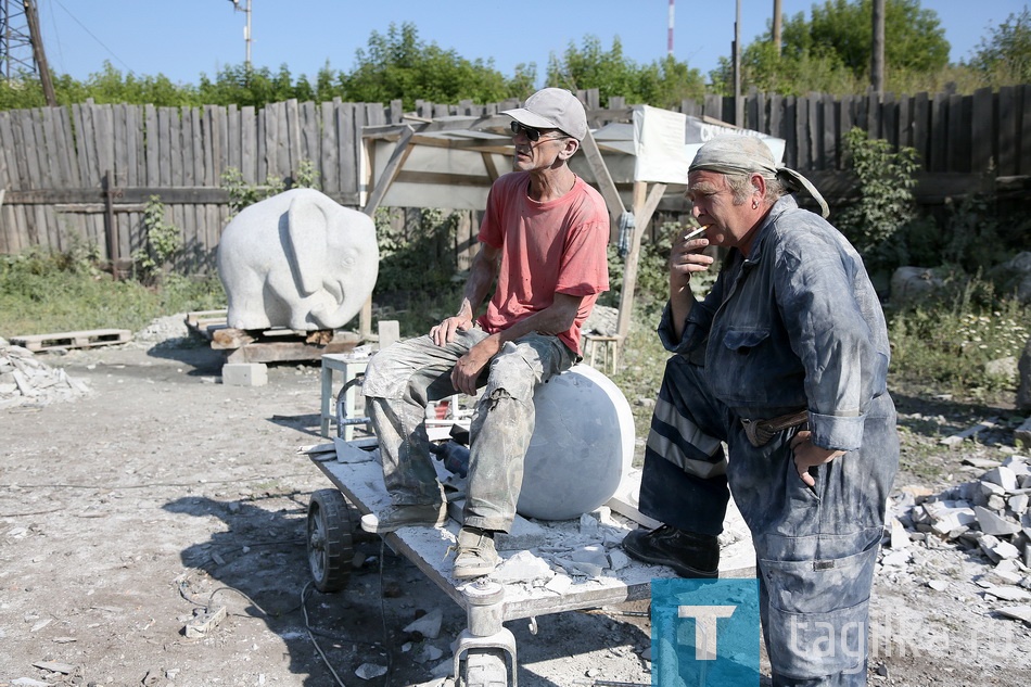 Скульптуры которые установят возле цирка.