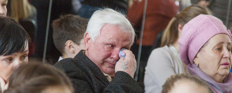 Блокадному детству посвящается.