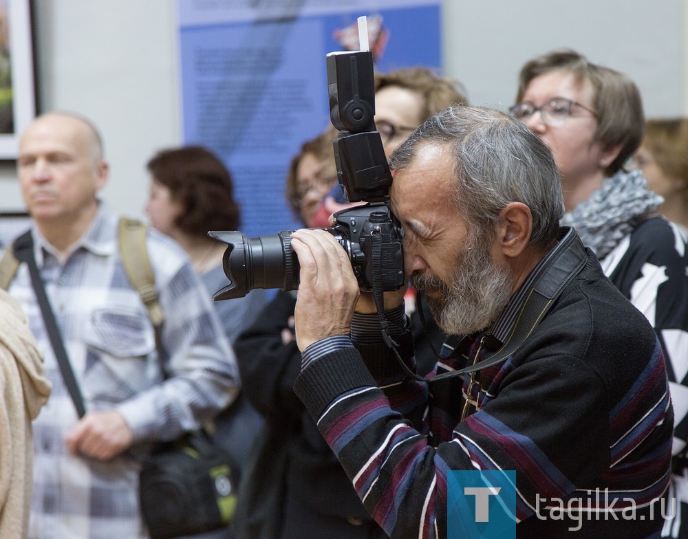 Шел по Нижнему Тагилу фотограф…