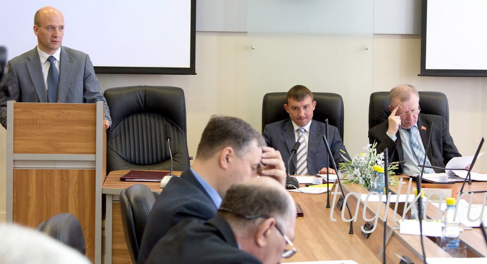Докладчик Бурдилов Алексей Владимирович.