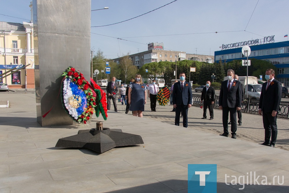 Глава Нижнего Тагила Владислав Пинаев возложил венки к памятникам горожанам, воевавшим в годы Великой Отечественной войны