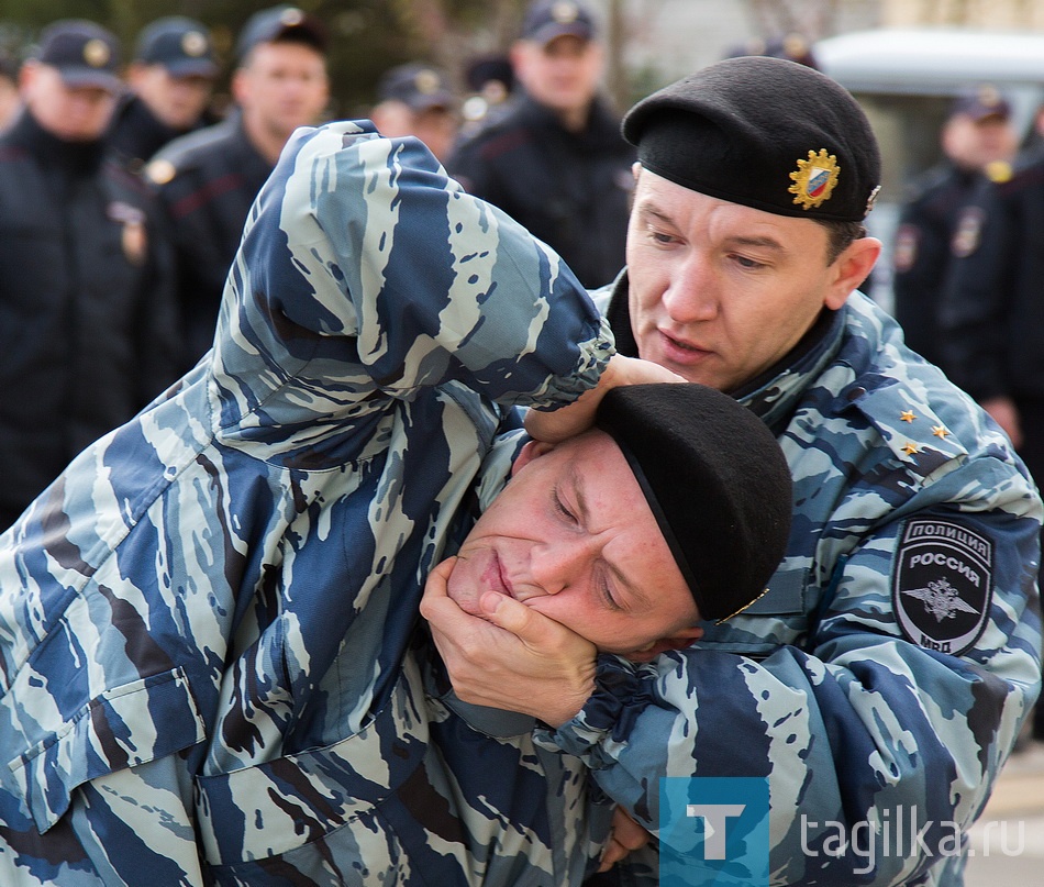 Полицейские Нижнего Тагила присоединились к всероссийской акции «Работайте, братья!»