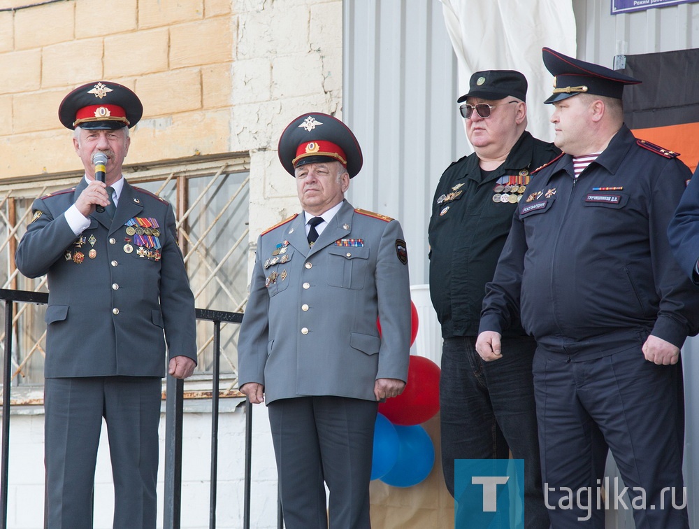 Сегодня открылась мемориальная доска в память о милиционере-герое Андрее Аргаузове