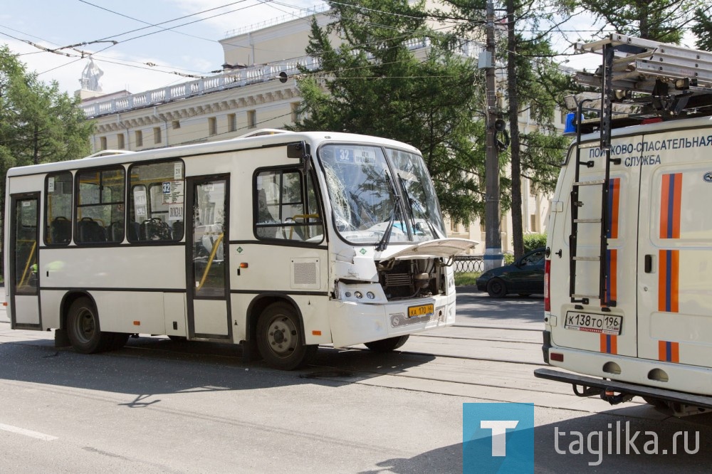 В центре Нижнего Тагила произошло ДТП с участием автобуса