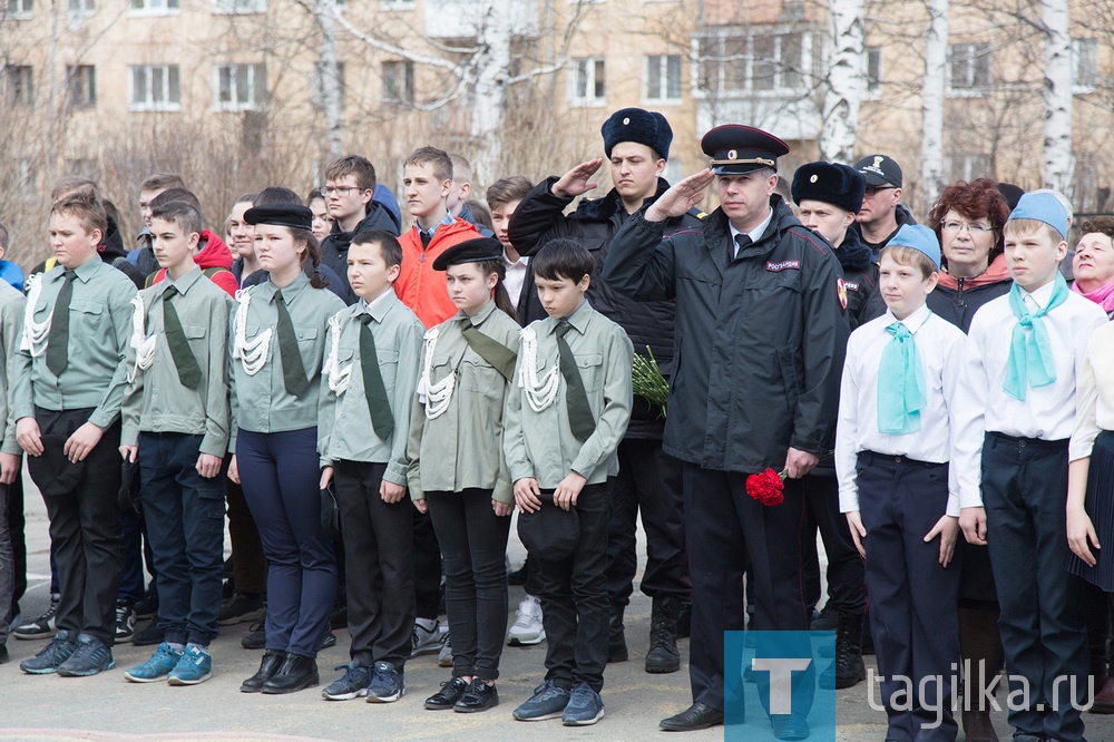 Сегодня открылась мемориальная доска в память о милиционере-герое Андрее Аргаузове