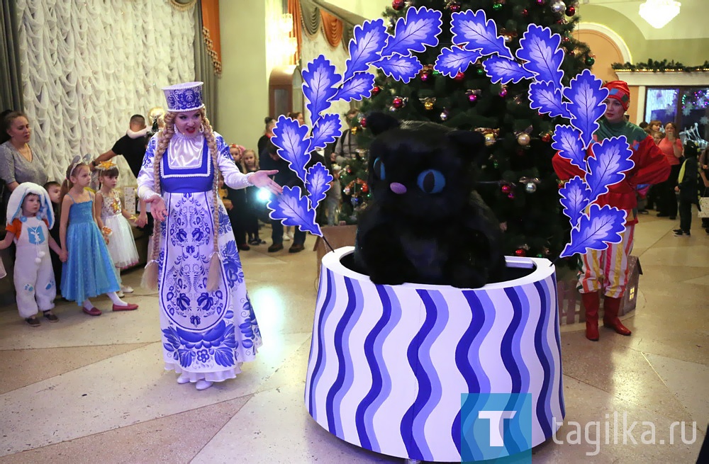 Новогодний праздник в Театре кукол