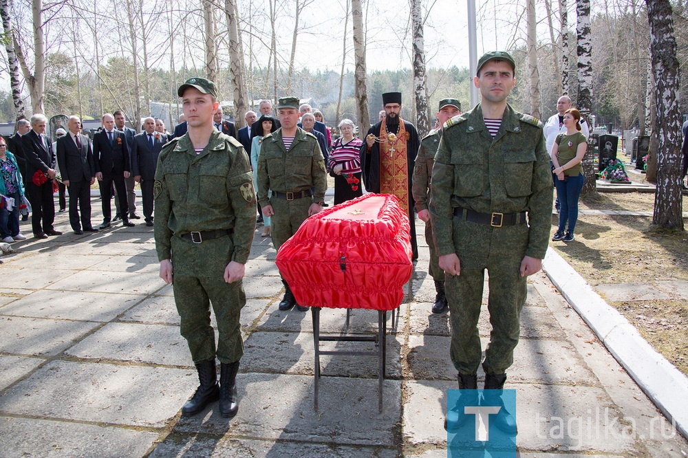 В Нижнем Тагиле захоронили останки летчика, погибшего в 1942 году