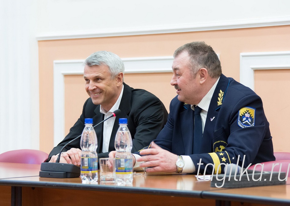 Истории успеха

Сергей Носов, имеющий степень доктора технических наук, потомственный металлург, рассказал молодому поколению о перспективах личностного роста и самореализации в сложившихся политических и экономических условиях.