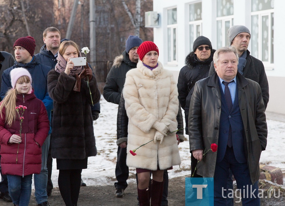 В Нижнем Тагиле торжественно открыли памятную доску в честь Евгения Зудова