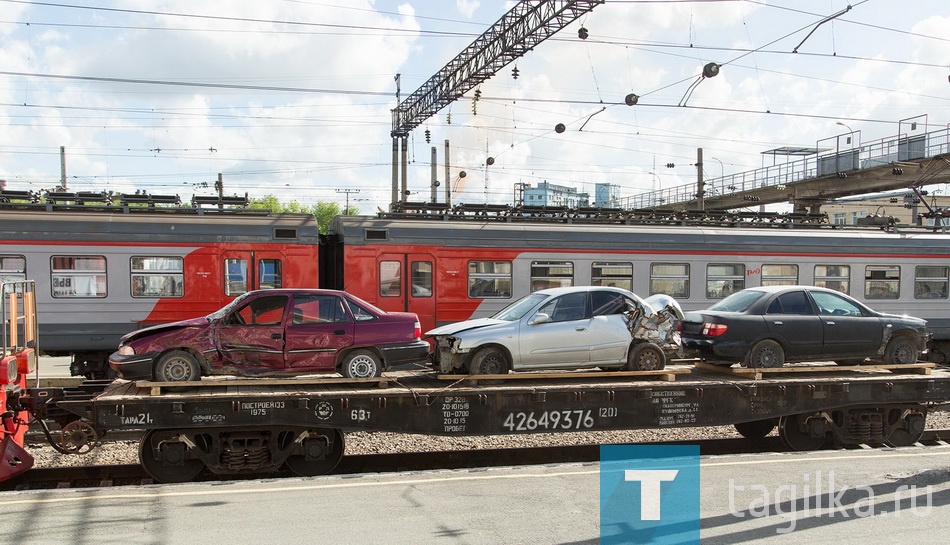 Осторожно! Переезд.