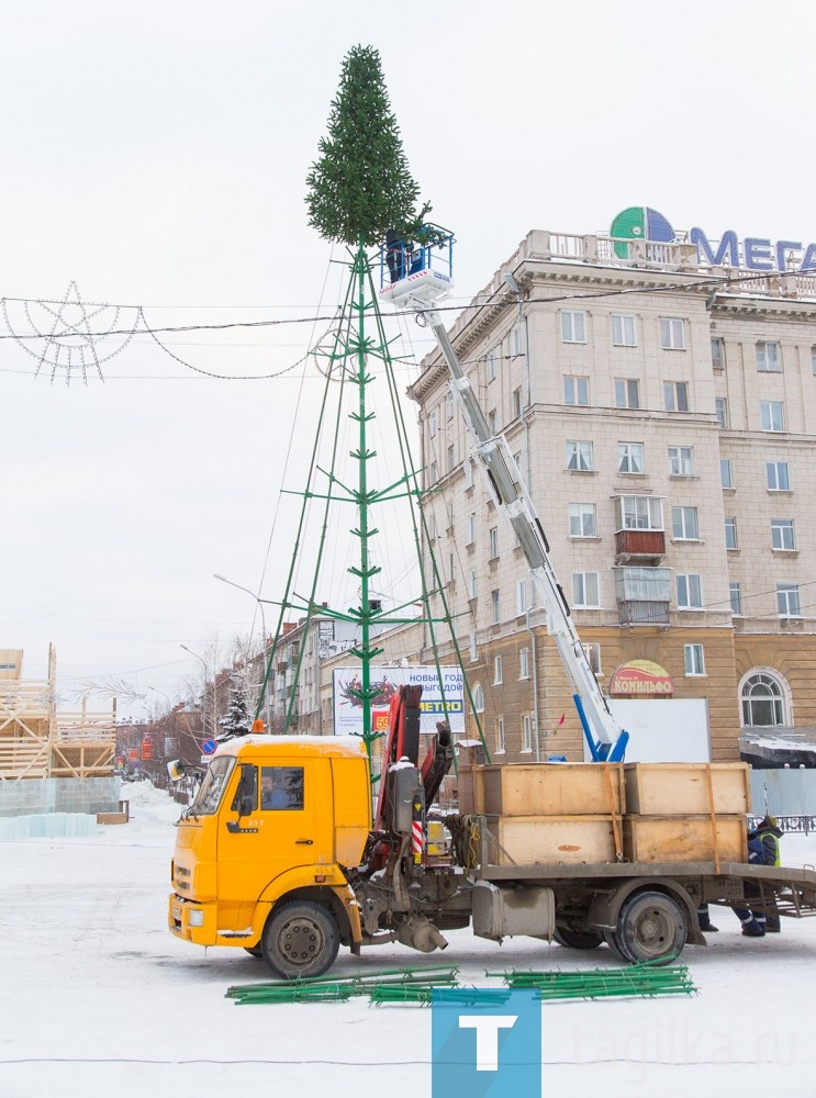 Ледовый городок на Театральной площади. 13.12.2017