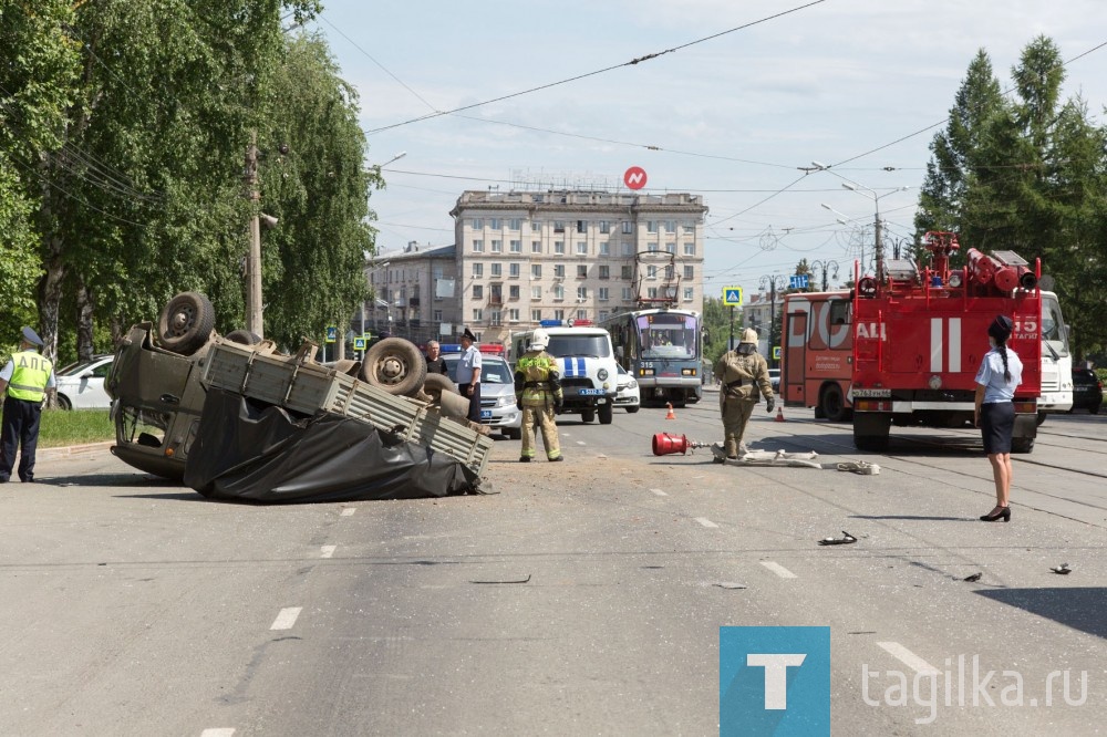 В центре Нижнего Тагила произошло ДТП с участием автобуса