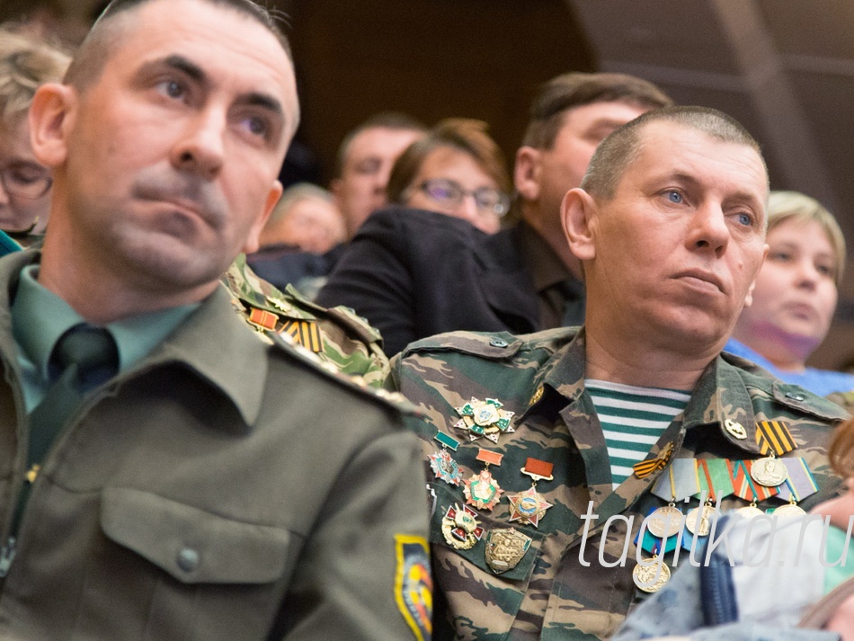 15 лет музею локальных войн.

Гостями и участниками это-
го события стали родствен-
ники погибших, школьники,
студенты, педагоги, краеведы,
музейщики, полицейские, омо-
новцы, представители патри-
отических клубов и городской
администрации…