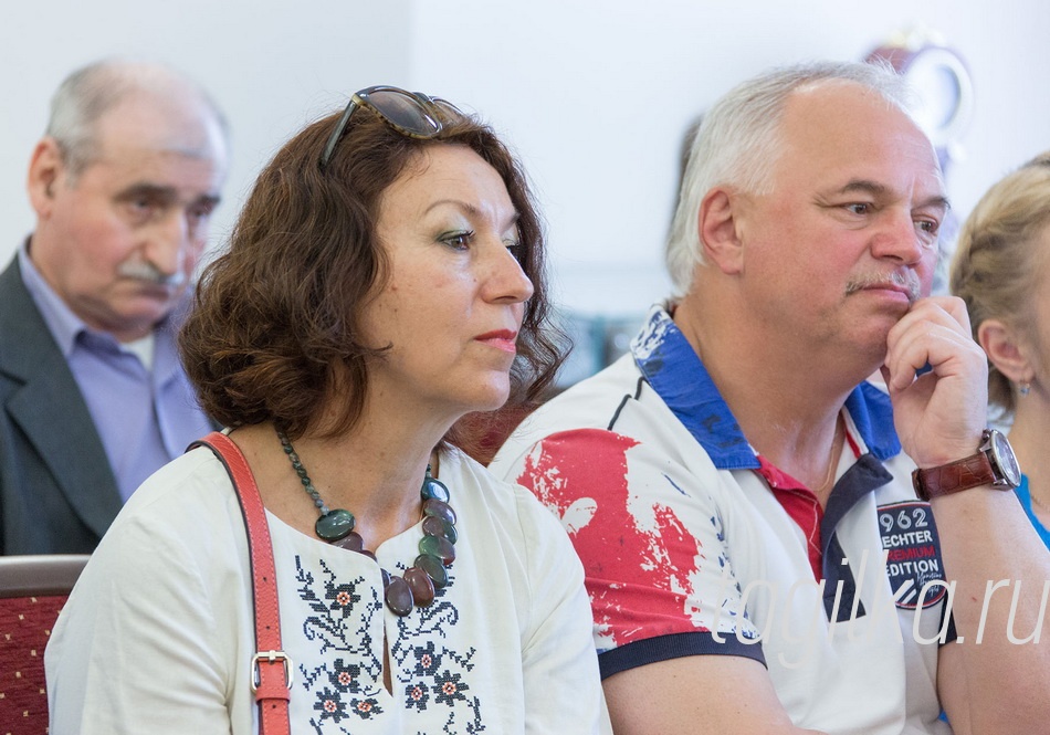 «Возьмемся за руки, друзья…»