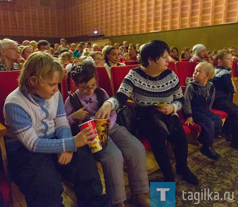 Театр кукол. Спектакль для слабовидящих детей.